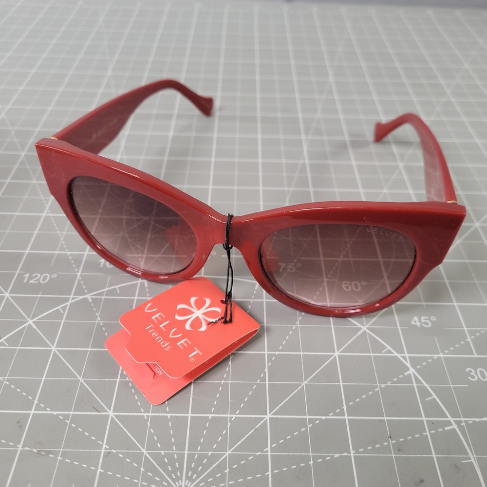 Velvet Trends RD Chelsea Sunglasses Red Cat Eye Brown Gradient Lens Womens NEW